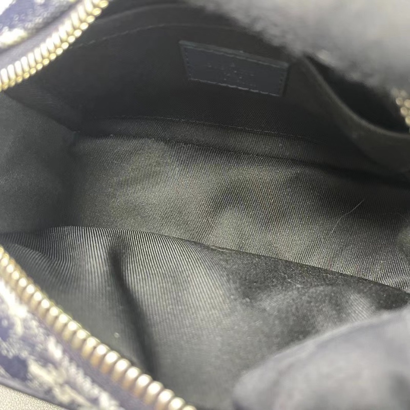 LV Soft Trunk限量秀款 浮雕刺繡牛仔丹寧軟盒子 牛仔藍配色18*12*7.5 98新配件塵袋-4