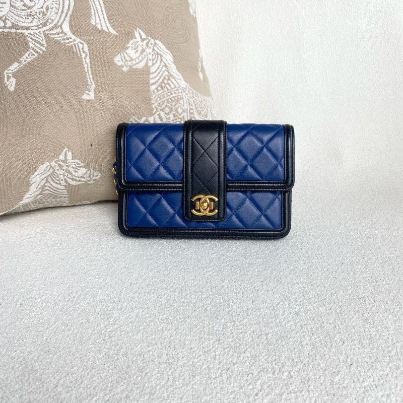 Chanel 拼色CF WOC鏈條包 黑拼藍色 金扣 羊皮 19*12*3 98新配件塵袋-6