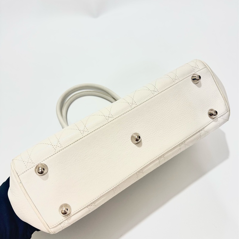 Christian Dior White Leather Handbag-12