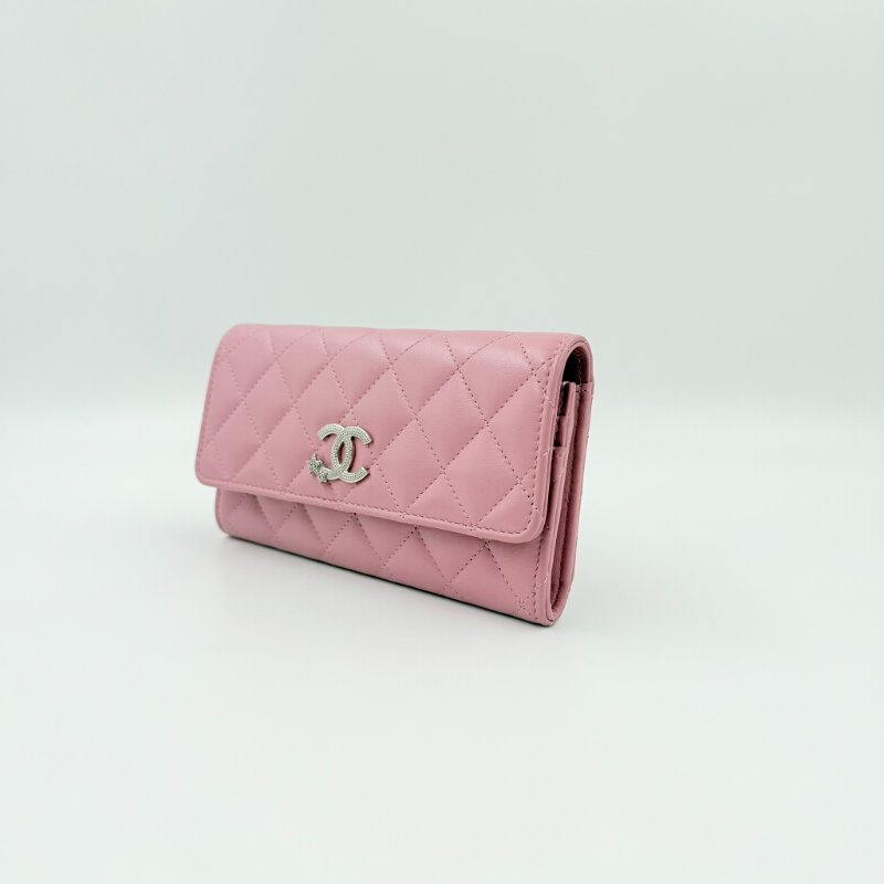 CHANEL - 粉色羊皮銀釦彗星雙C logo下蓋中夾-3