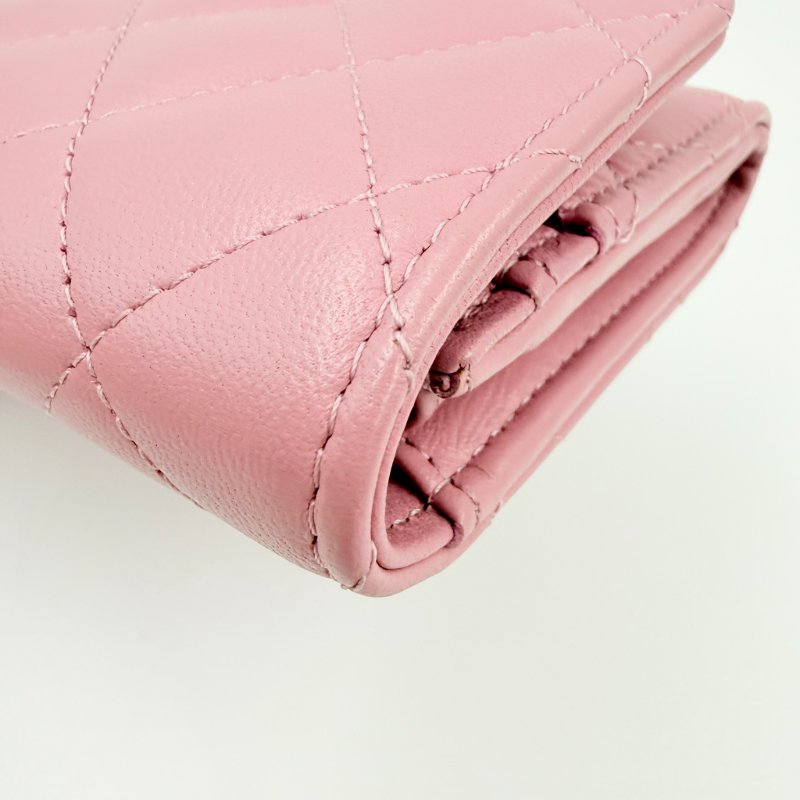 CHANEL - 粉色羊皮銀釦彗星雙C logo下蓋中夾-6