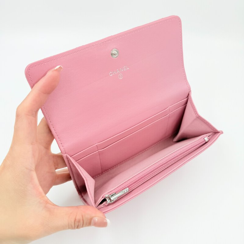 CHANEL - 粉色羊皮銀釦彗星雙C logo下蓋中夾-14
