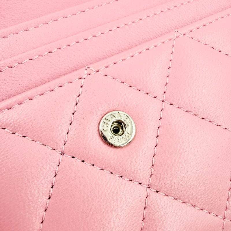 CHANEL - 粉色羊皮銀釦彗星雙C logo下蓋中夾-17