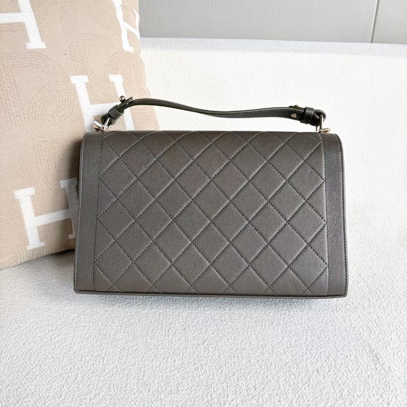 Chanel handle郵差包 灰色 金扣 牛皮29*19*8 98新配件塵袋 保卡-7