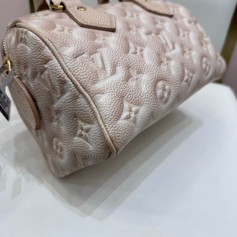 LV sp20日月星辰系粉枕頭包肩背包芯片款  20*14  98新配件鎖鑰匙肩帶 塵袋-4