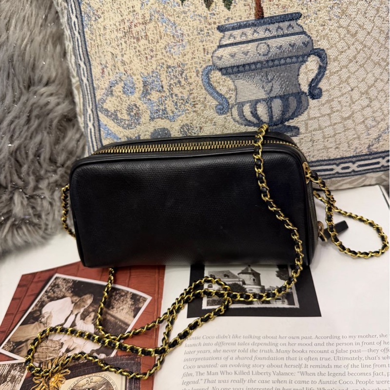 香奈兒 包 中古黑色 chanel 化妝包 斜挎包 黑金 皮革包 側背包 斜背包 二手 古董包-12
