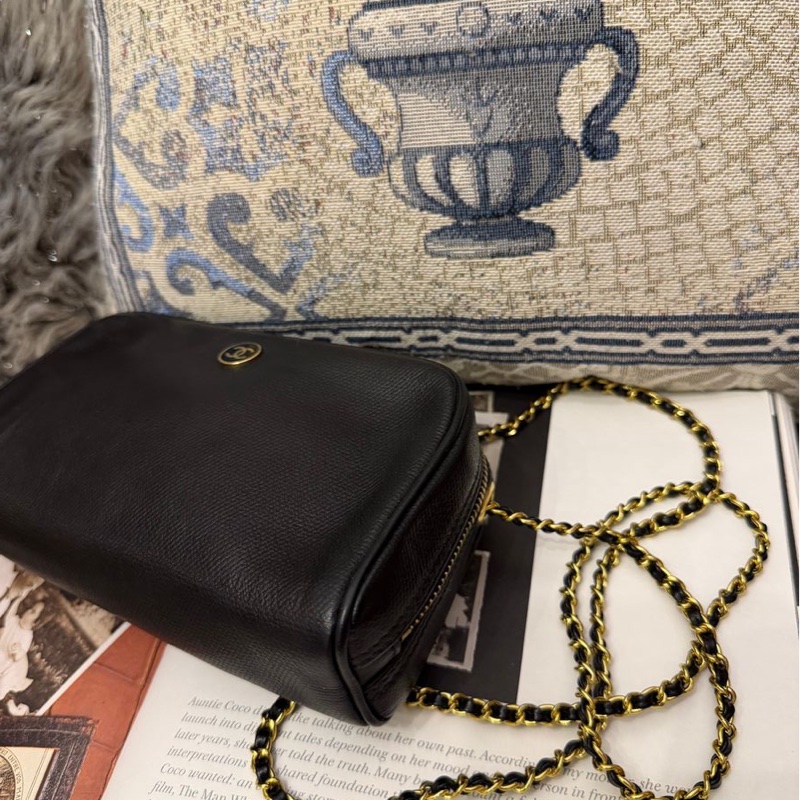 香奈兒 包 中古黑色 chanel 化妝包 斜挎包 黑金 皮革包 側背包 斜背包 二手 古董包-17