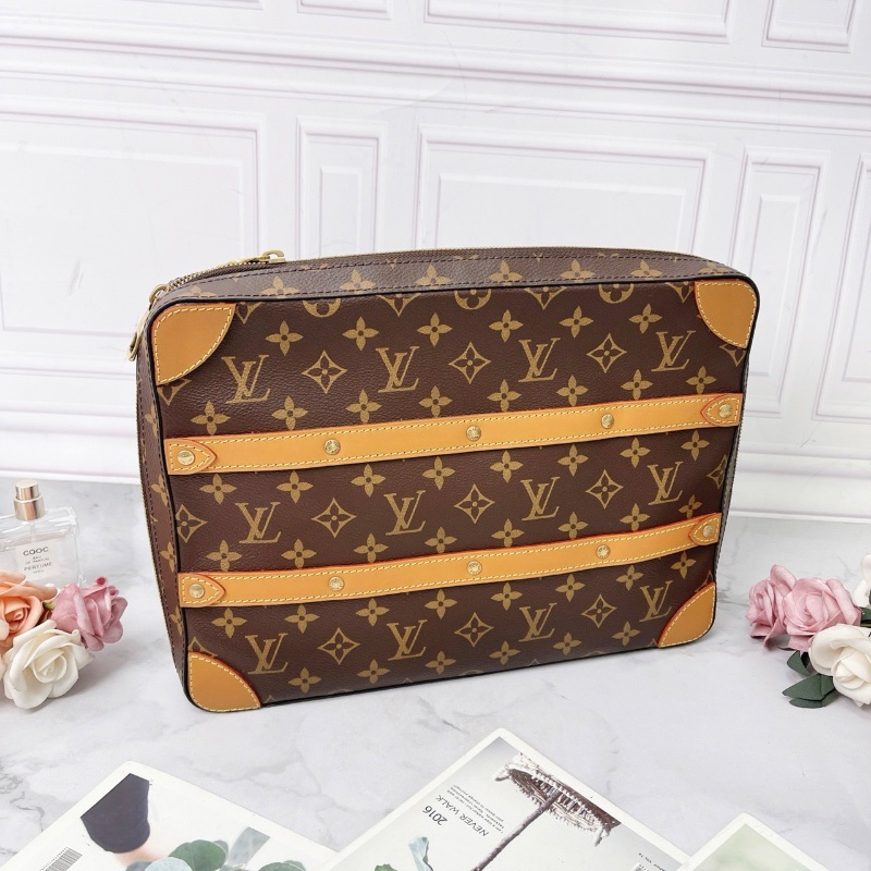 LV 秀款老花 soft trunk 郵差包33x23x5.5cm 98新配件肩帶購證-5