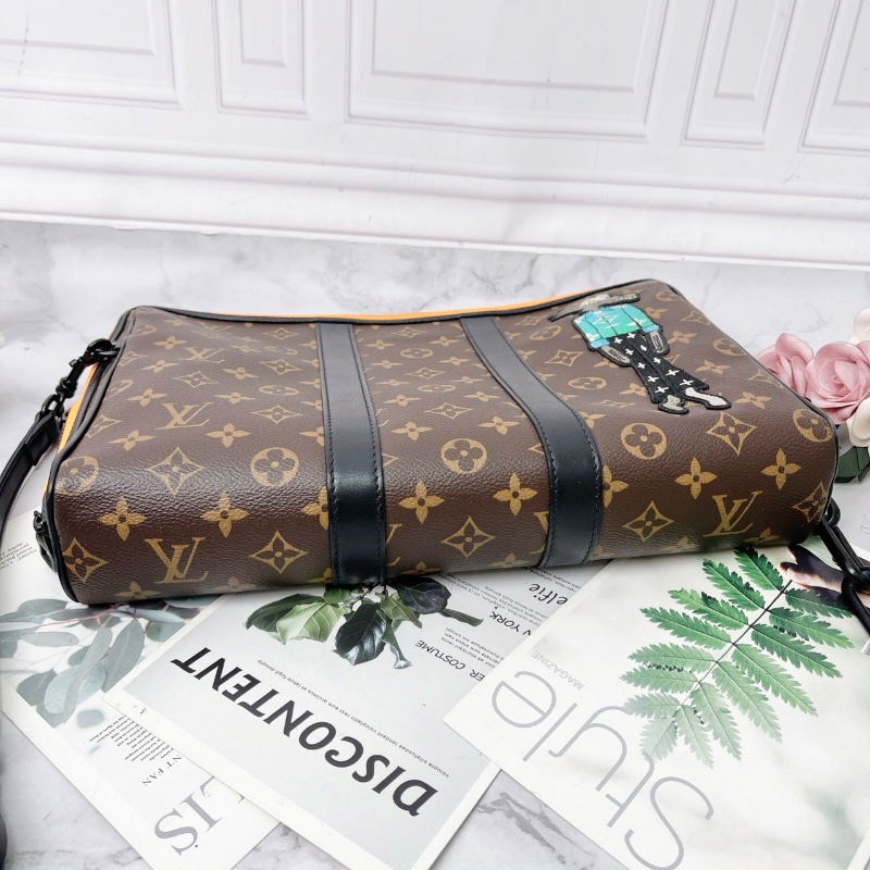 LV老花Keepall Pouch限量款 稻草人手拿包肩背斜背包34*7*23cm 98新配件肩帶 塵袋-7