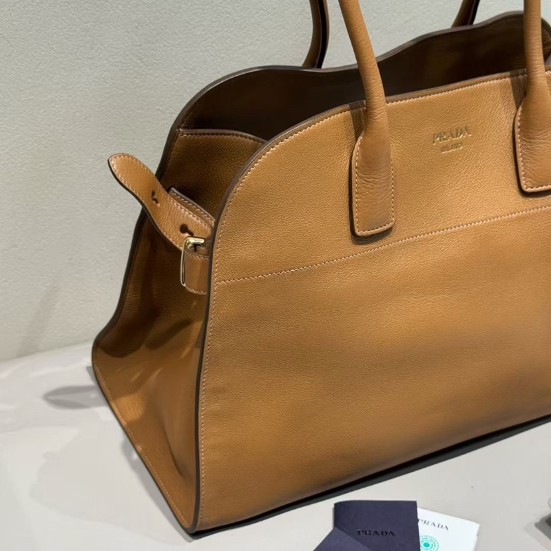 Prada 新款 大號 焦糖色 tote 38*19*28cm 98新配件塵袋-3