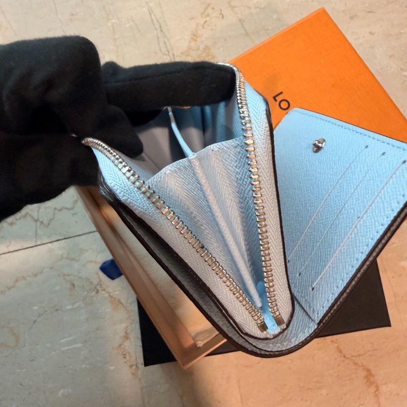 LV 天空寶寶藍拼色老花 短夾錢包 超特別🩵-2