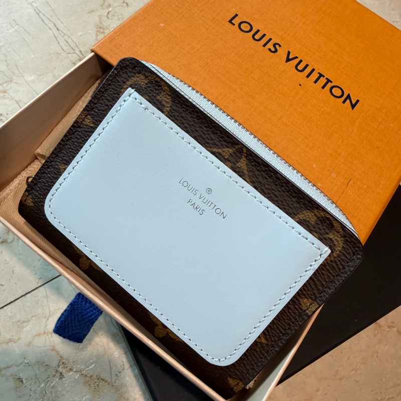 LV 天空寶寶藍拼色老花 短夾錢包 超特別🩵-4