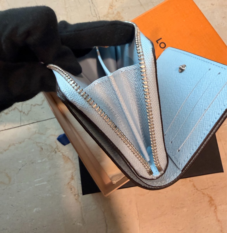 LV 天空寶寶藍拼色老花 短夾錢包 超特別🩵-23