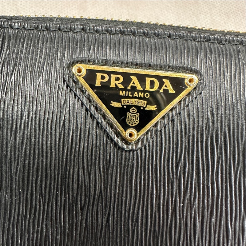 Prada 黑金 防刮牛皮 中夾 外觀極新-6