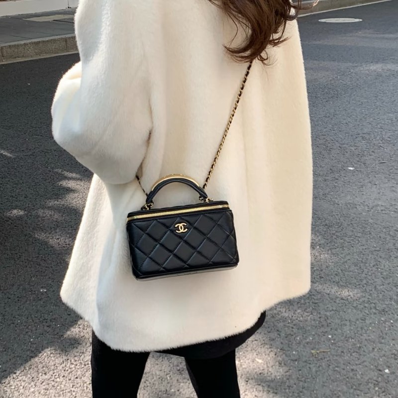 CHANEL - 黑色金釦羊皮菱格手提斜背長盒子-1