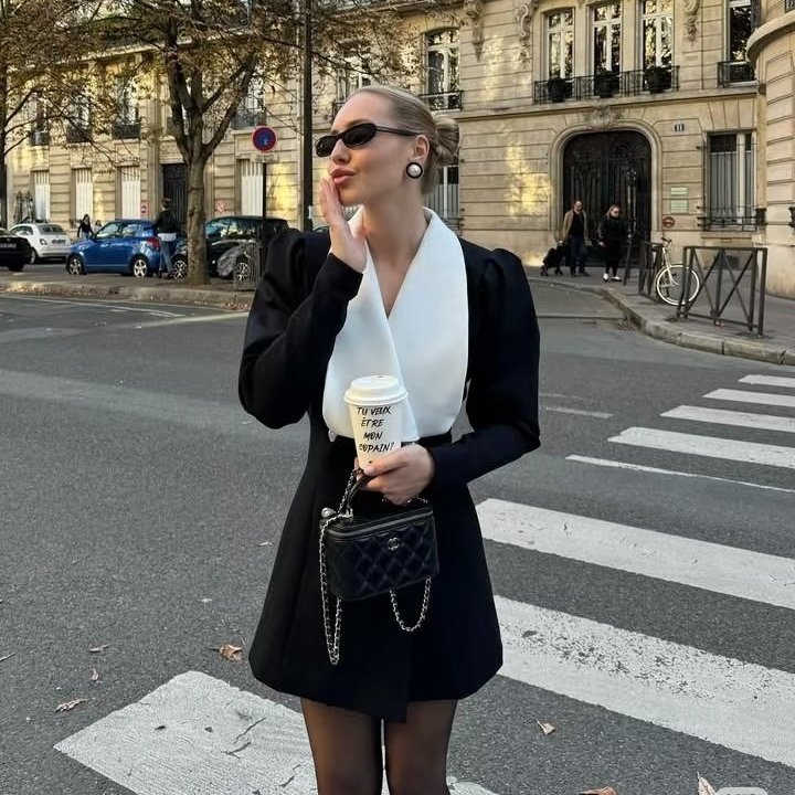 CHANEL - 黑色金釦羊皮菱格手提斜背長盒子-4