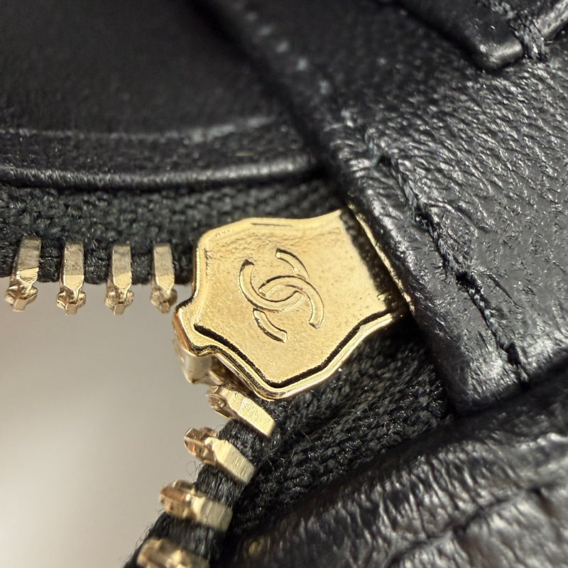 CHANEL - 黑色金釦羊皮菱格手提斜背長盒子-26