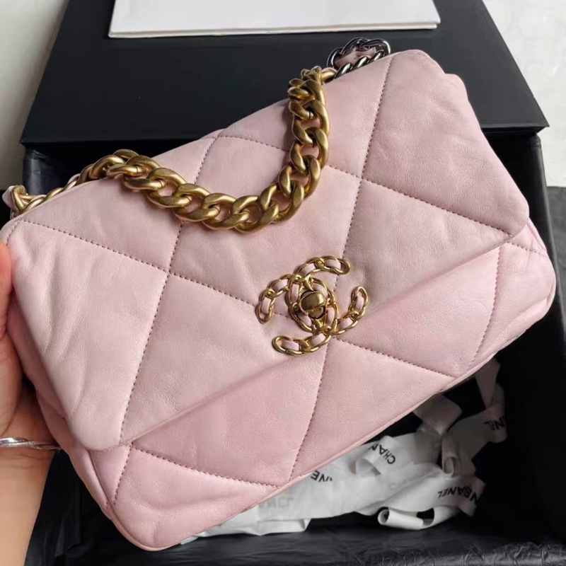 【全新✨ 全網最低價!】Chanel 香奈兒 19bag 櫻花粉色 小號 芯片款(下單前先詢問庫存❗️)-1