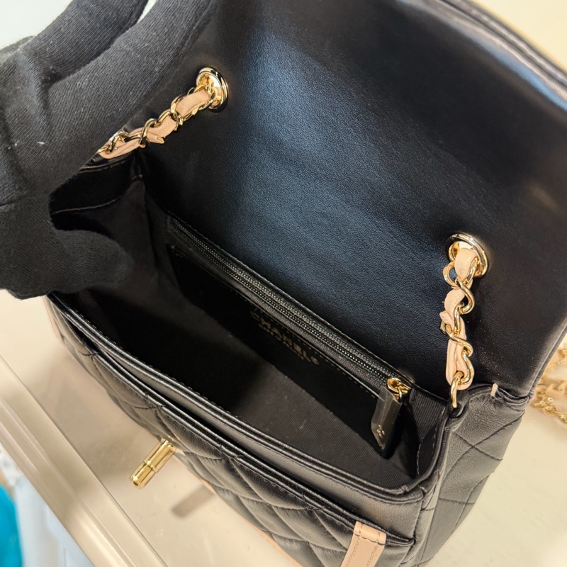 Chanel 粉色滾邊 拼色包 🩷敲可愛-14