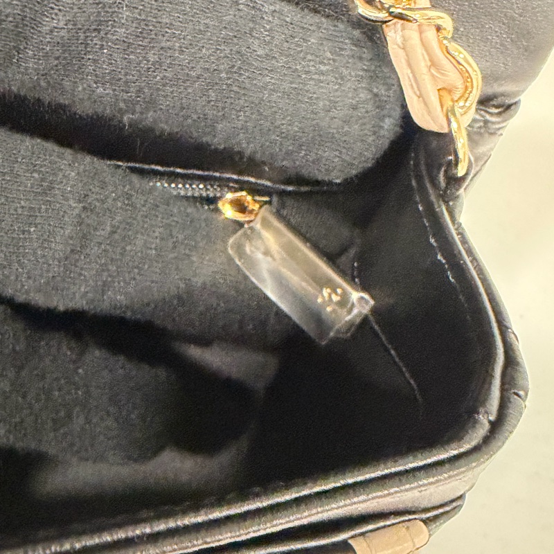 Chanel 粉色滾邊 拼色包 🩷敲可愛-15