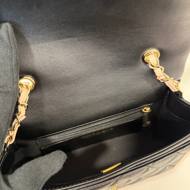 Chanel 粉色滾邊 拼色包 🩷敲可愛-17