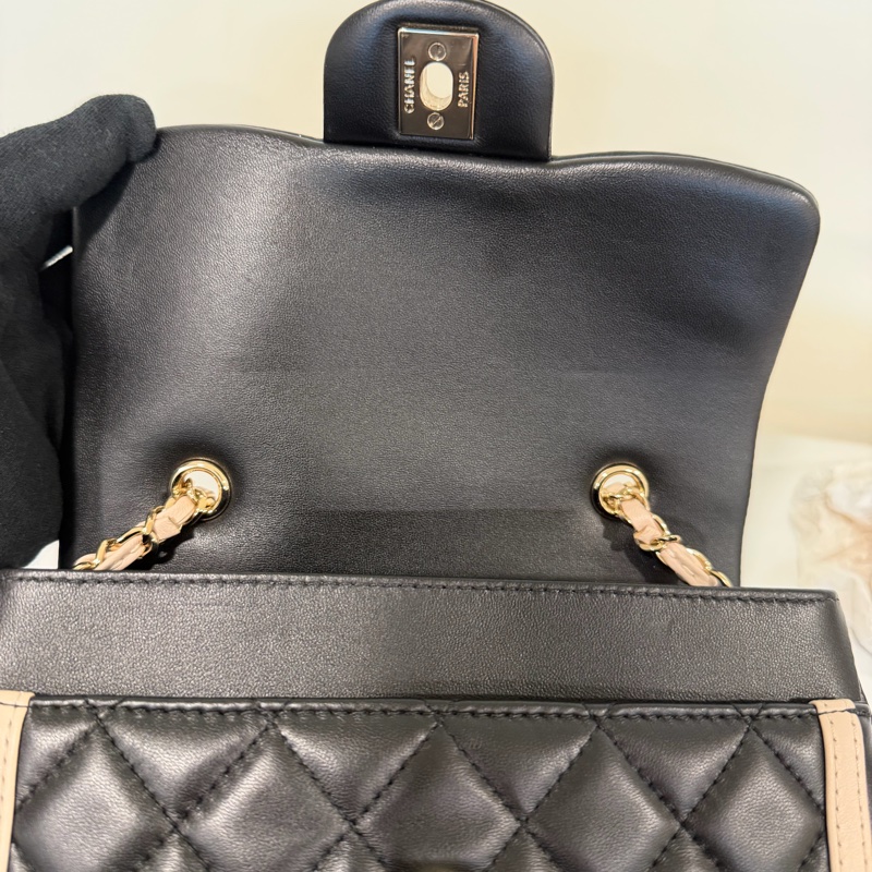 Chanel 粉色滾邊 拼色包 🩷敲可愛-19