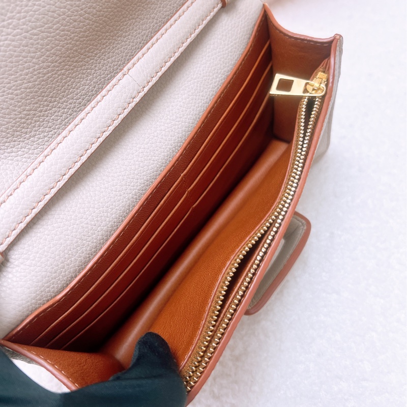 Loewe barcelona 米色迷你三角斜挎包-12