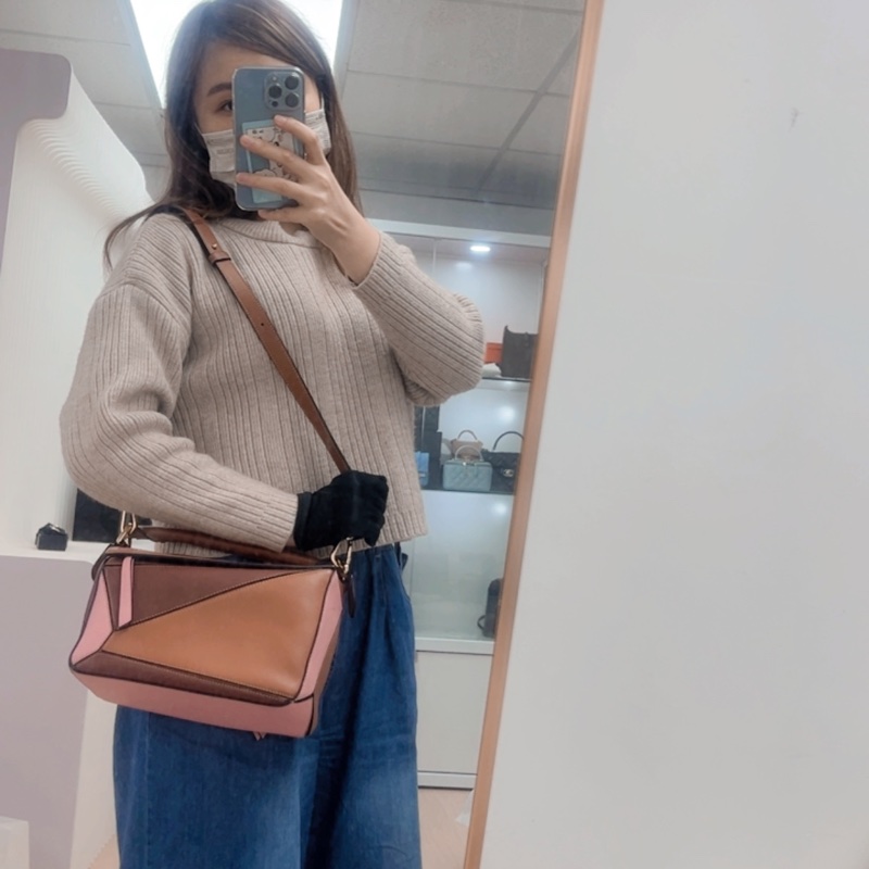 Loewe puzzle 啡拼粉小號幾何包-13