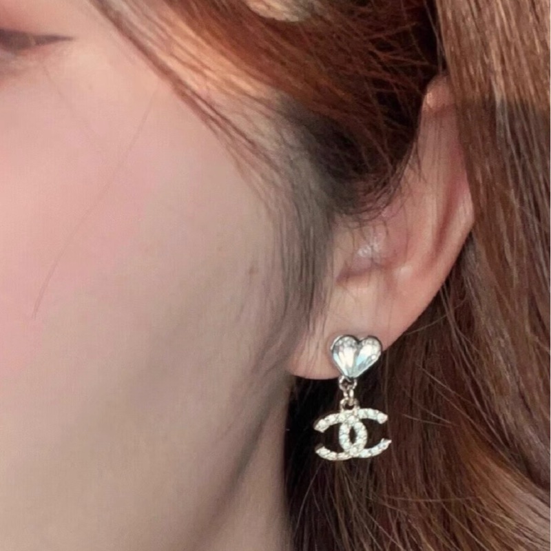 Chanel✨2023 愛心水晶垂掛耳環 夾式耳環-1