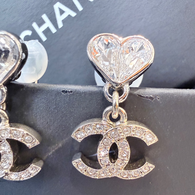 Chanel✨2023 愛心水晶垂掛耳環 夾式耳環-6