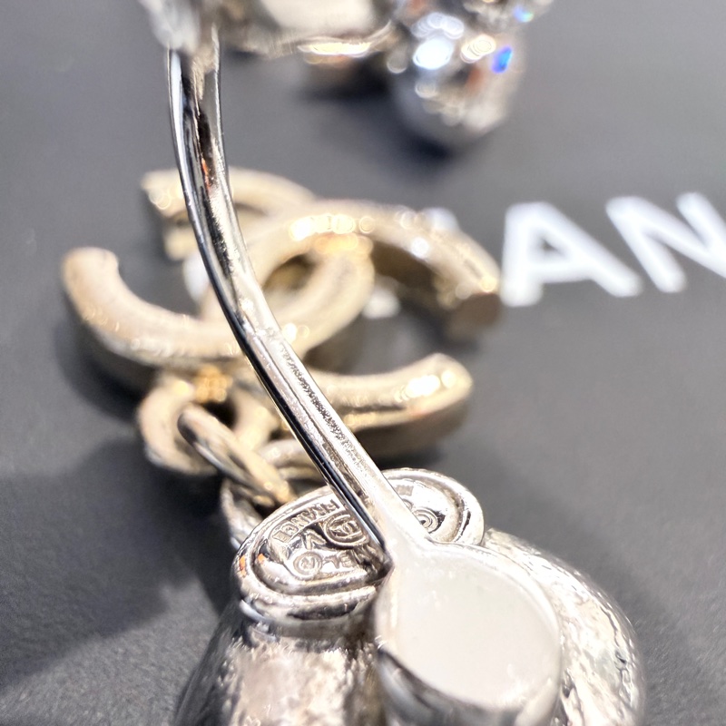 Chanel✨2023 愛心水晶垂掛耳環 夾式耳環-16