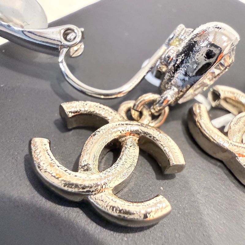 Chanel✨2023 愛心水晶垂掛耳環 夾式耳環-20