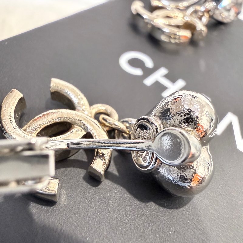 Chanel✨2023 愛心水晶垂掛耳環 夾式耳環-22