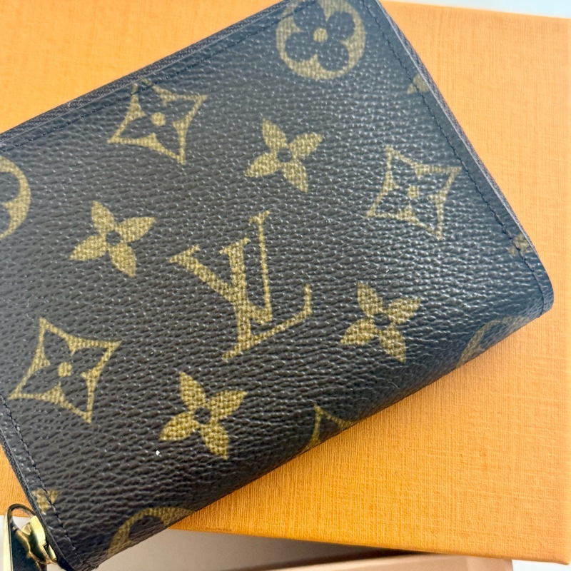 ✔️LV Louis Vuitton 路易威登 Monogram M60067 拉鏈零錢包-9