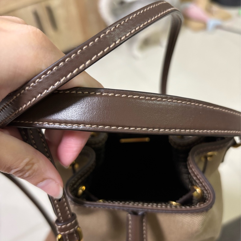 Prada刺繡帆布水桶包-5