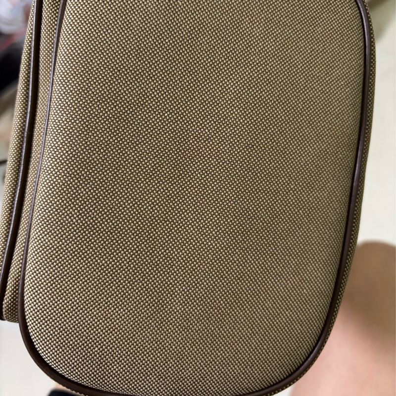 Prada刺繡帆布水桶包-11