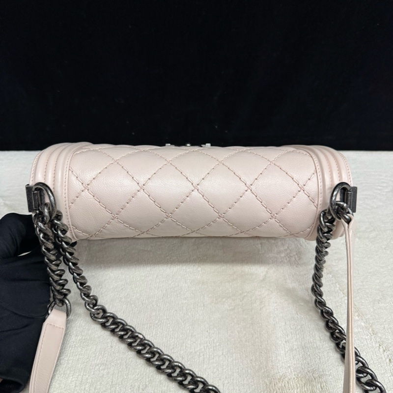 97新❤️Chanel香奈兒 粉色全皮大號Leboy鏈條包 鐳射18開，尺寸27*17*7cm-4