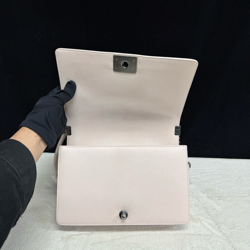 97新❤️Chanel香奈兒 粉色全皮大號Leboy鏈條包 鐳射18開，尺寸27*17*7cm-5