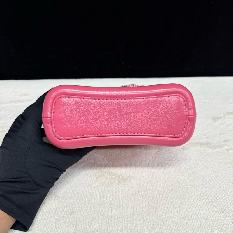 98新❤️Chanel香奈兒 粉色全皮小號流浪鏈條包 鐳射29開，尺寸28*15*8cm。-4