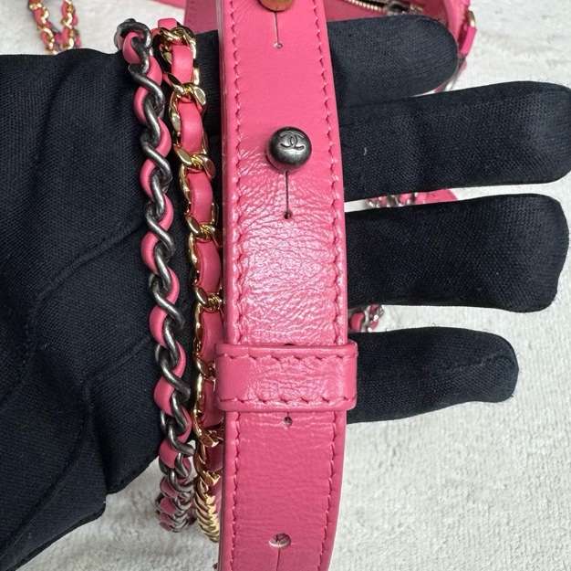 98新❤️Chanel香奈兒 粉色全皮小號流浪鏈條包 鐳射29開，尺寸28*15*8cm。-8