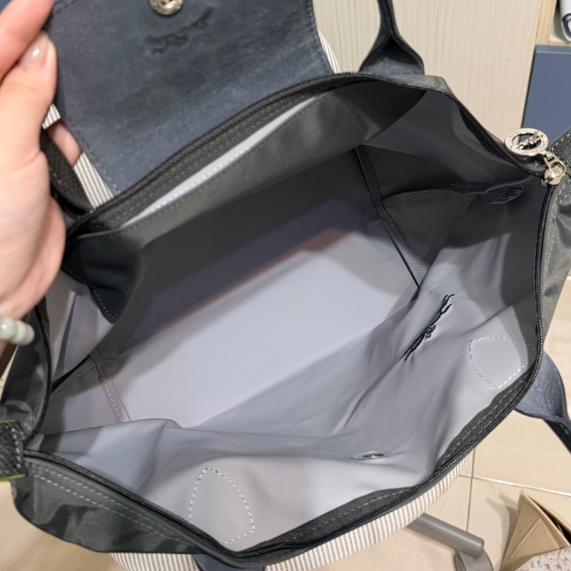 ［有購證 贈內膽包］LONGCHAMP LE PLIAGE GREEN 系列刺繡長把再生尼龍摺疊水餃包（中/石墨灰色）深灰色 長柄 托特包 肩背包-1