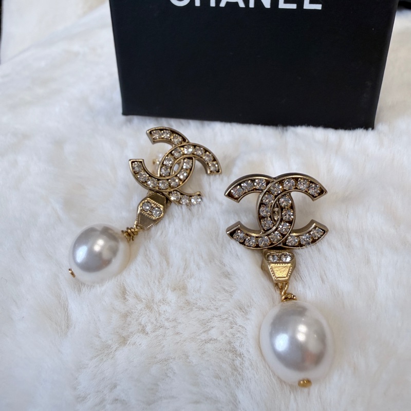 Chanel✨雙C水鑽珍珠吊墜耳釘夾式耳環-3