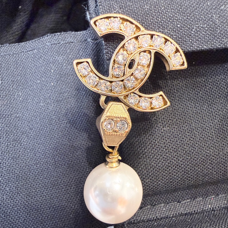 Chanel✨雙C水鑽珍珠吊墜耳釘夾式耳環-10