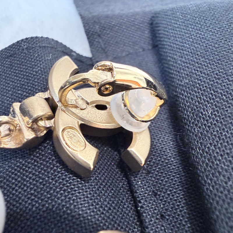 Chanel✨雙C水鑽珍珠吊墜耳釘夾式耳環-18