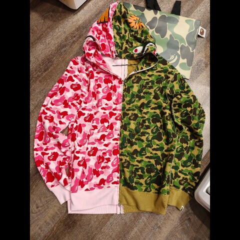 香港bape帶回正版鯊魚拼色外套，絕版商品，帶回來小孩太大3XL，原價出，拉鍊可以全拉開
