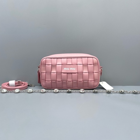 miumiu繆繆編織水晶鏈條包單肩帶粉色/22*11*5cm附件：雙帶