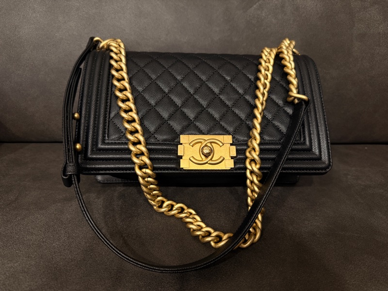 Chanel Boy 25 公分 黑金 荔枝皮 29開-0