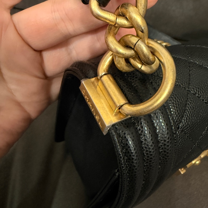 Chanel Boy 25 公分 黑金 荔枝皮 29開-1