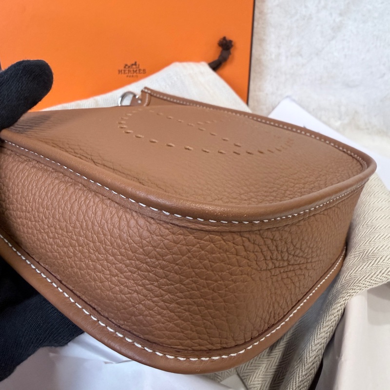 HERMES✨ mini Evelyne 16 金棕金釦小包 W刻 2025購證-14