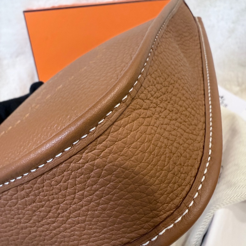 HERMES✨ mini Evelyne 16 金棕金釦小包 W刻 2025購證-15